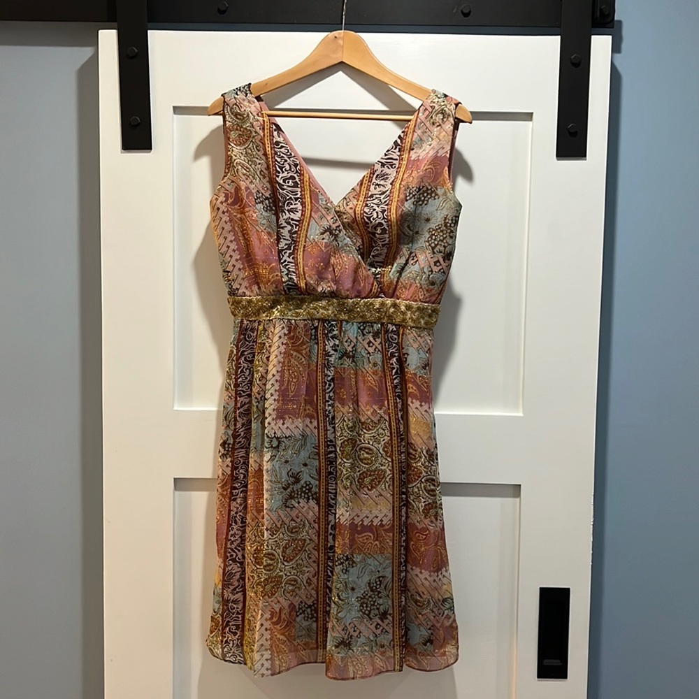 Kay Unger pink pattern midi dress with gold details